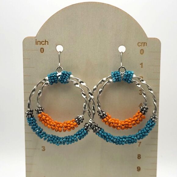 Lg Silvertone Circle Tangerine and Turquoise Seed Beads Silvertone Hook Earrings - Picture 4 of 4